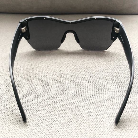 Alo Yoga Stunner Sunglasses Black - Picture 7 of 11